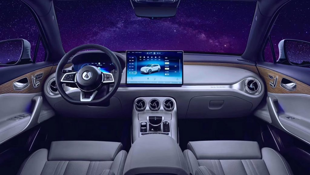 Китайский электрокросс Denza X Electric: Mercedes-Benz во всем, кроме названия